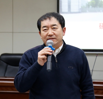 李校長 - 副本.jpg
