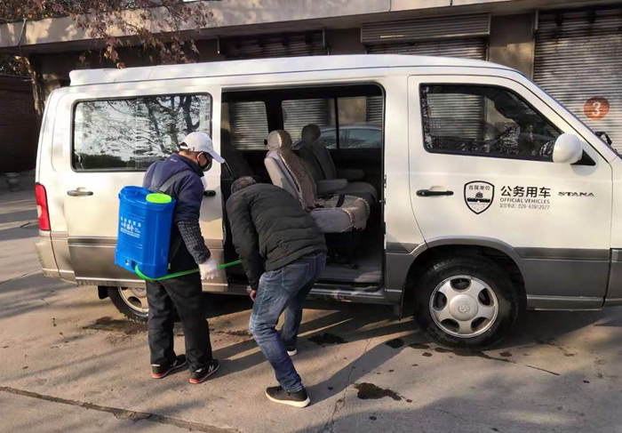 加強(qiáng)對(duì)通勤班車的消毒措施1-20200206.jpg