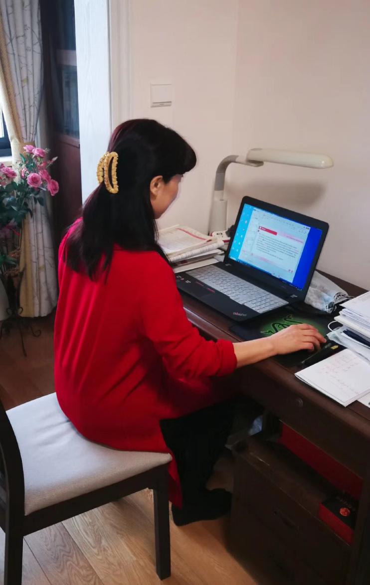 外國語學院蔡高紅老師在線講授《大學英語》.jpg